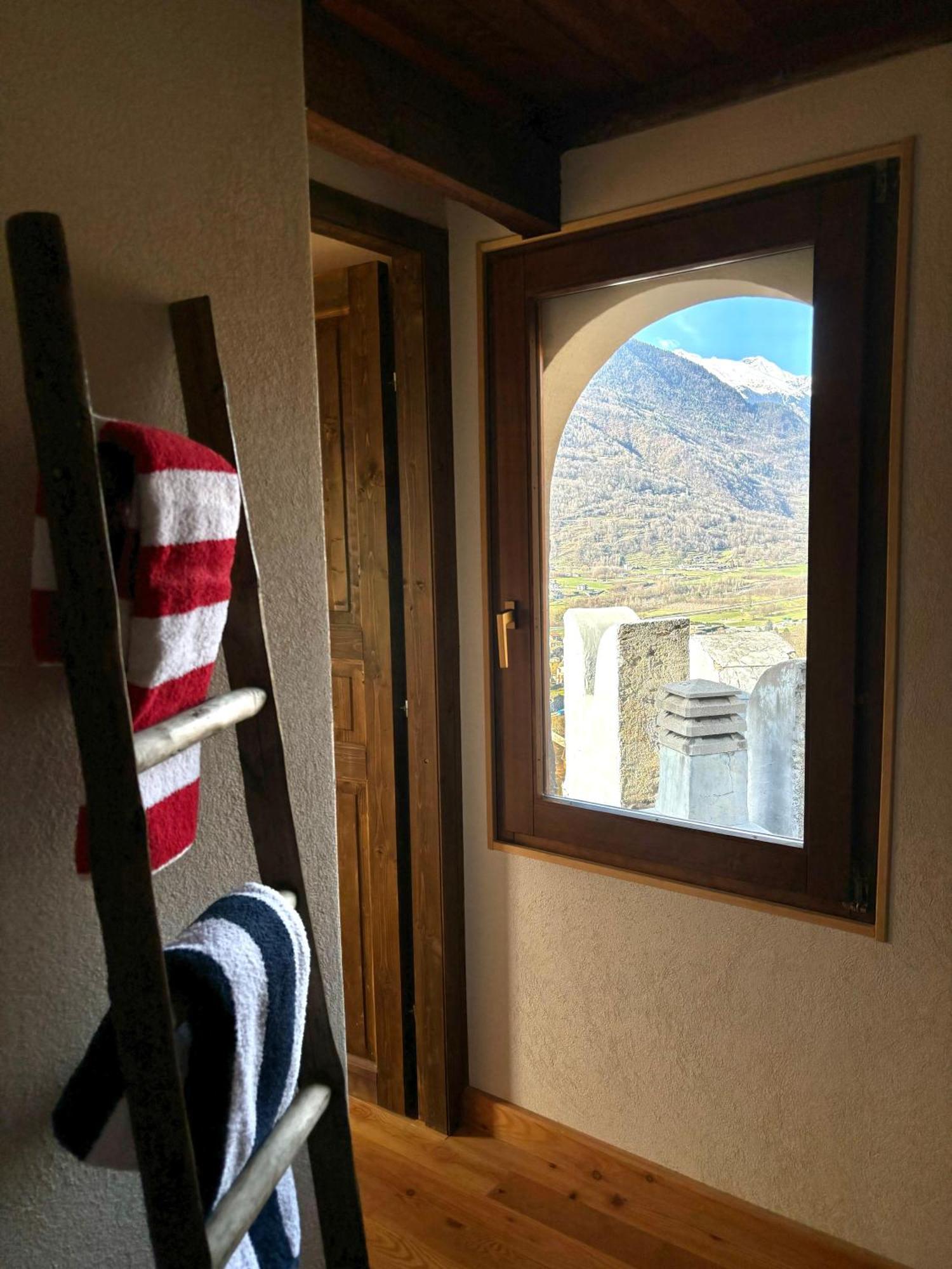 Foppoli Castle, Private 11Th Century Fortress With Panoramic View, Sauna And Hot Tub Overlooking The Valtellina Mazzo di Valtellina 外观 照片