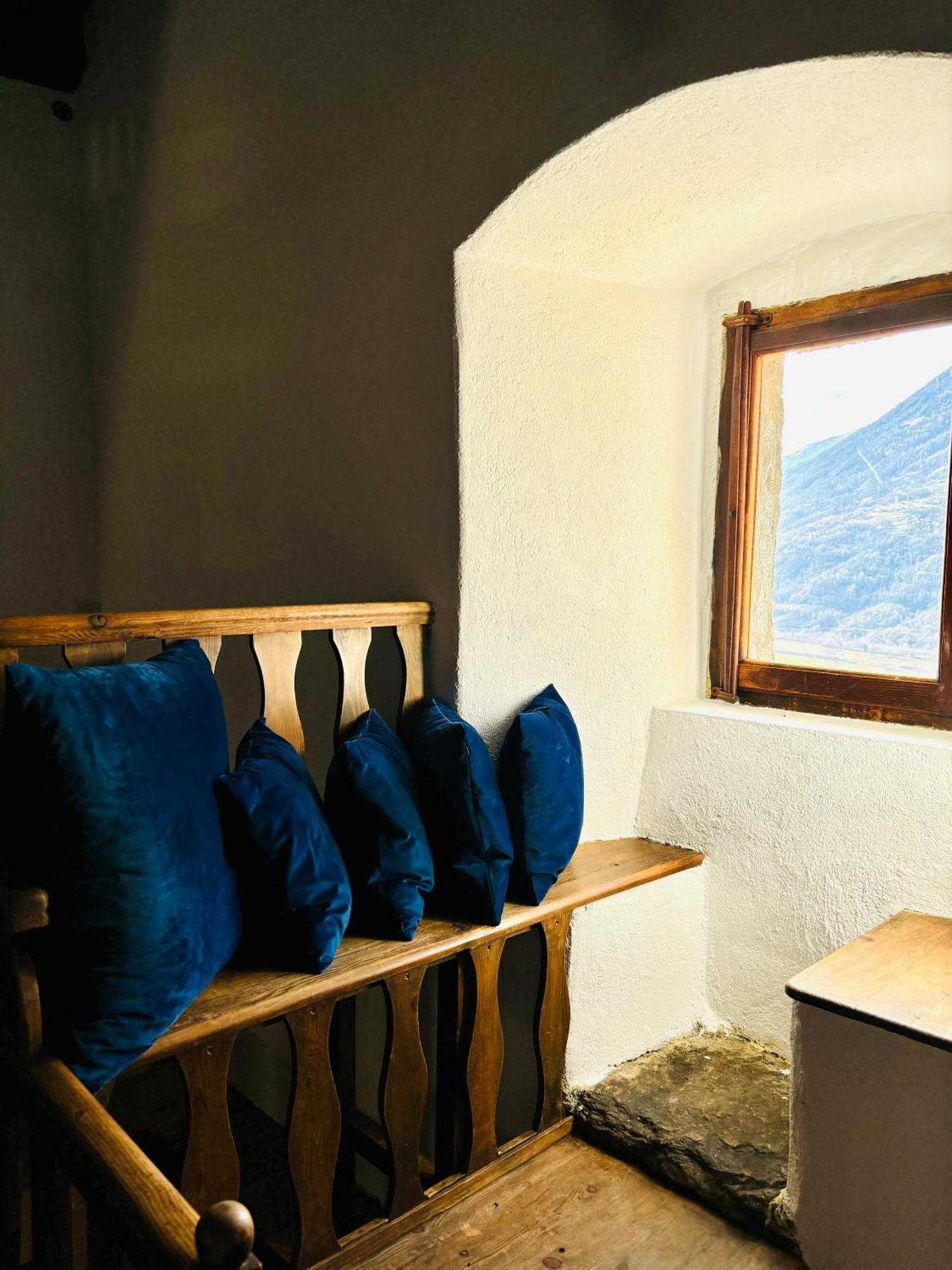Foppoli Castle, Private 11Th Century Fortress With Panoramic View, Sauna And Hot Tub Overlooking The Valtellina Mazzo di Valtellina 外观 照片